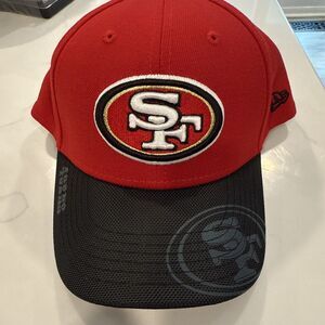San Francisco 49ers Youth New Era 39THIRTY Visor Hit Red & Black Hat